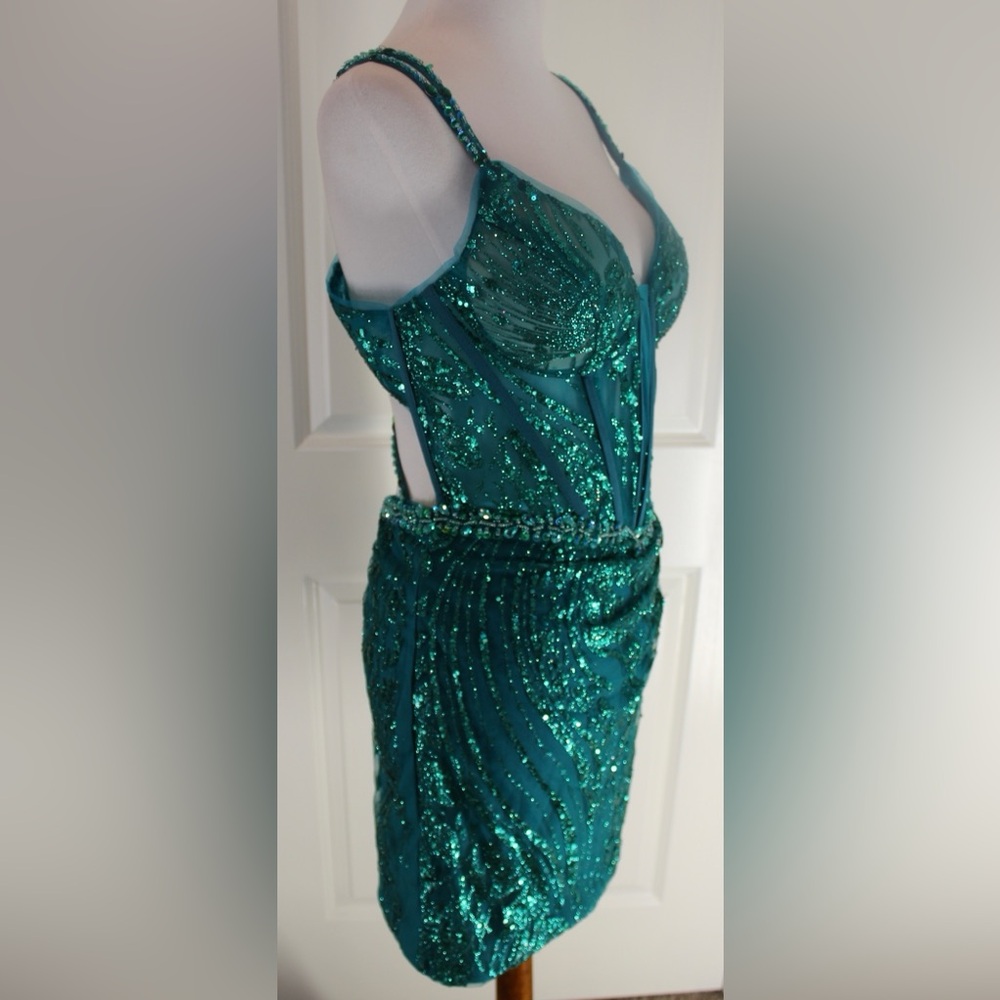 Sparkly Dark Teal Bodycon Corset Short Homecoming Dress With Sequins
Size 6 - Picture 6 of 16